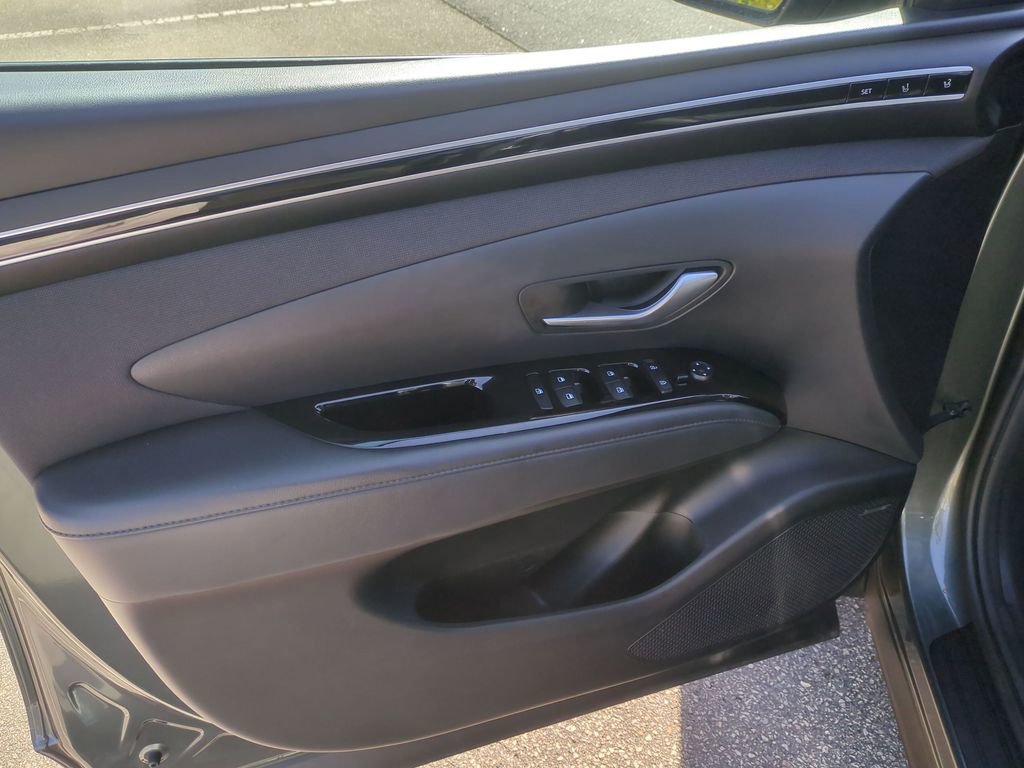 Used 2022 Hyundai Tucson Limited w/ Cargo Package image 13