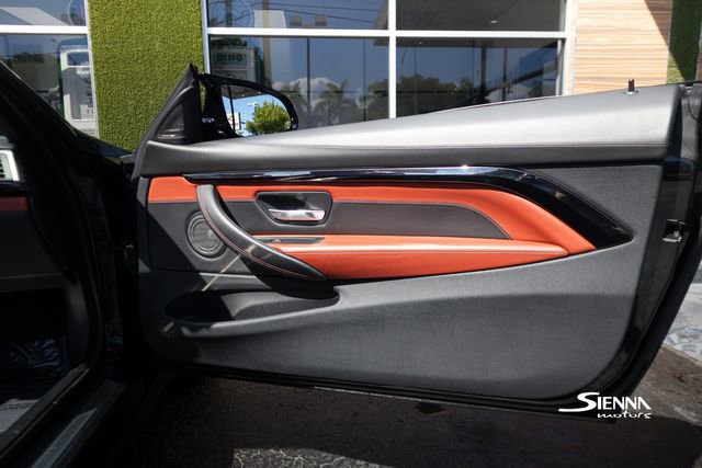 Used 2018 BMW M4 Convertible image 24