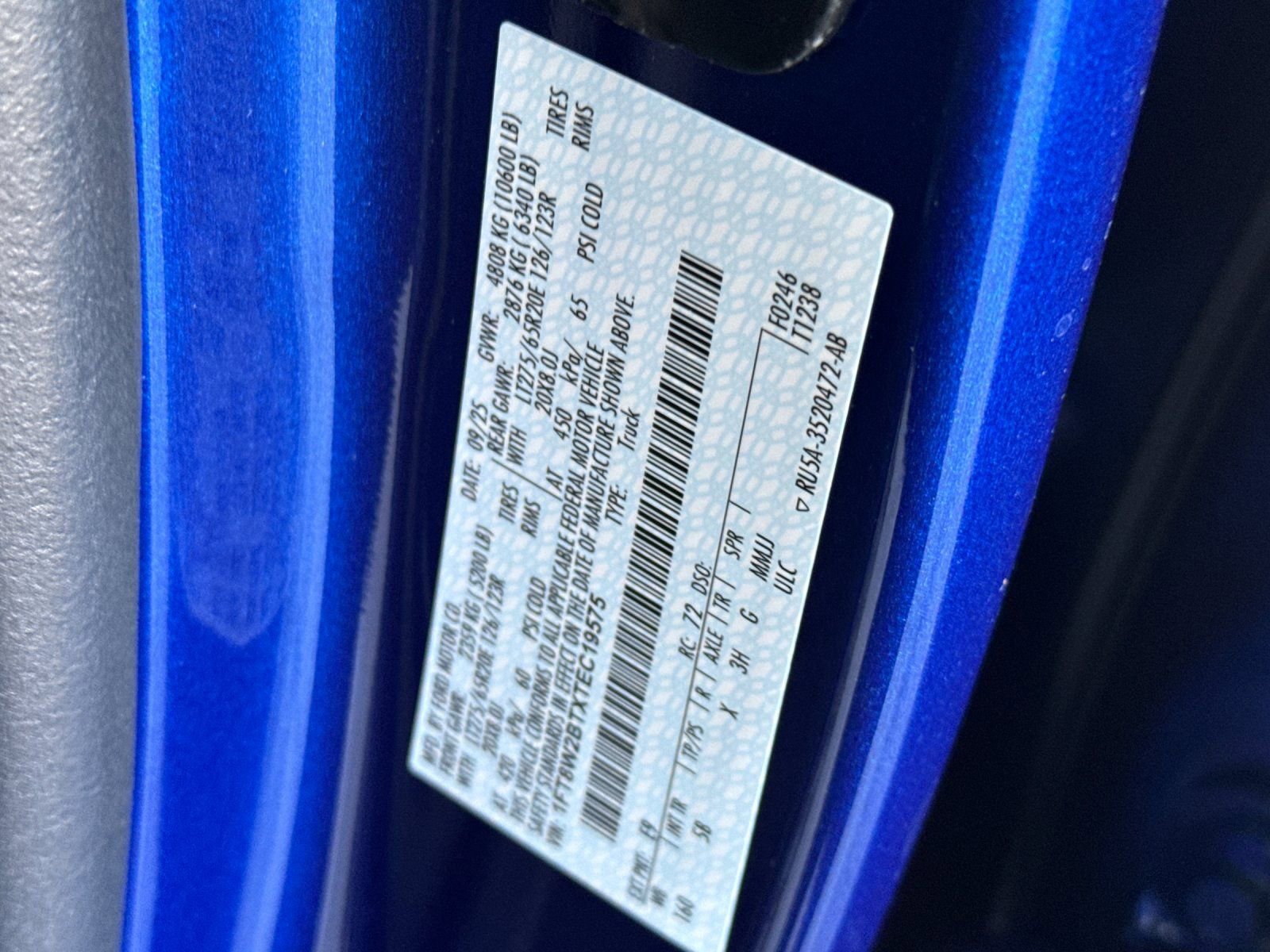 New 2026 Ford F250 Lariat w/ Black Appearance Package image 33