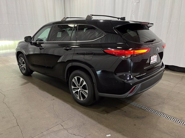 Certified 2022 Toyota Highlander XLE AWD/4WD image 7