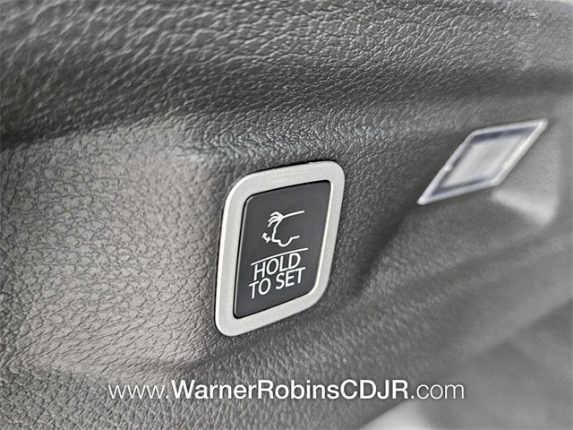 New 2025 Jeep Grand Cherokee L Laredo w/ Luxury Tech Group I image 15