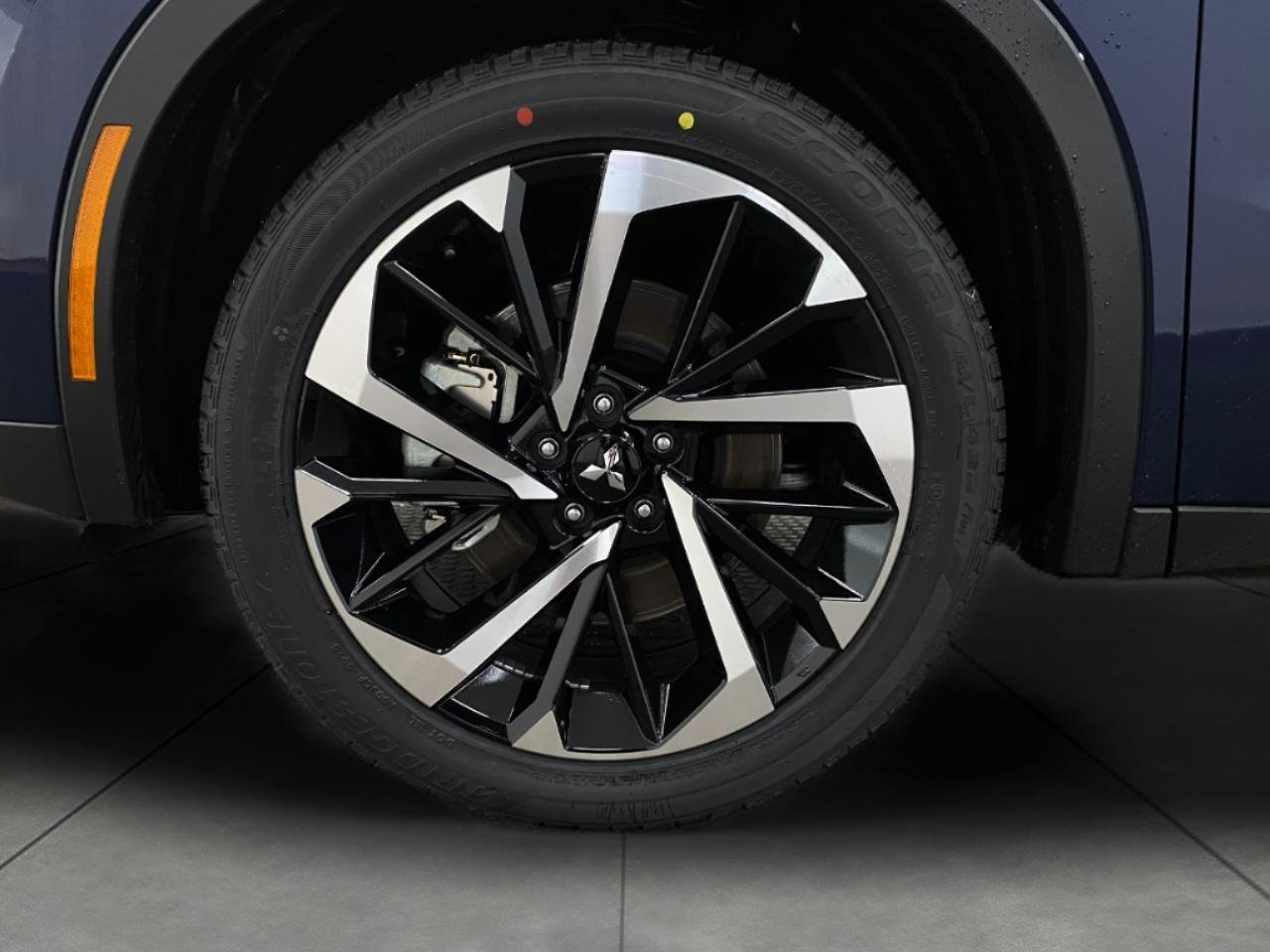 New 2025 Mitsubishi Outlander 4WD Plug-In Hybrid image 12