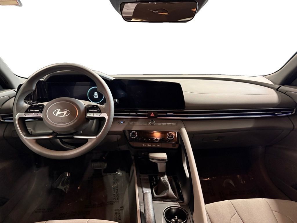 Certified 2024 Hyundai Elantra SEL image 16