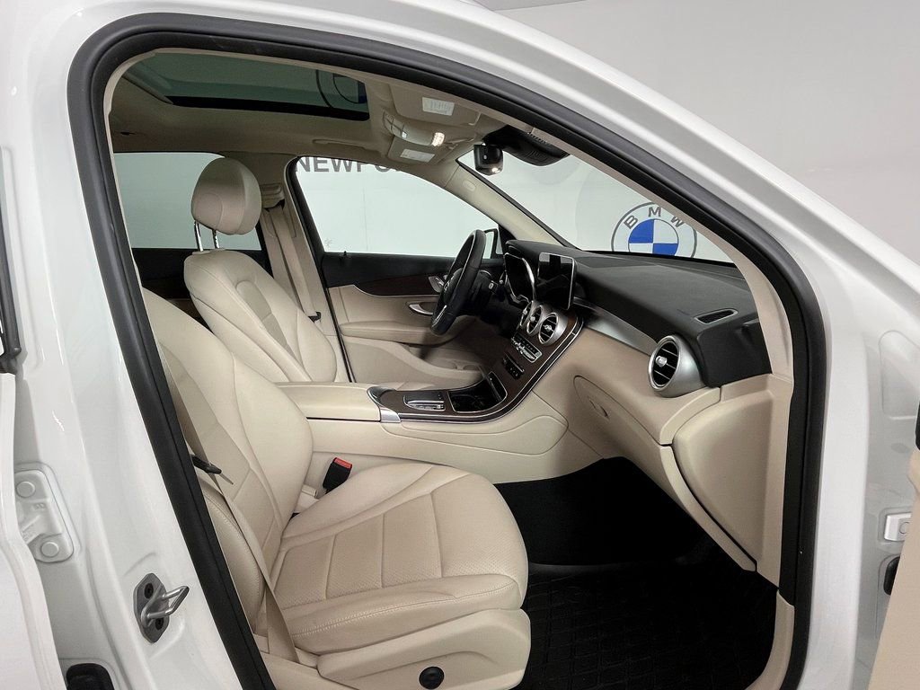 Used 2022 Mercedes-Benz GLC 300 GLC 300 image 23