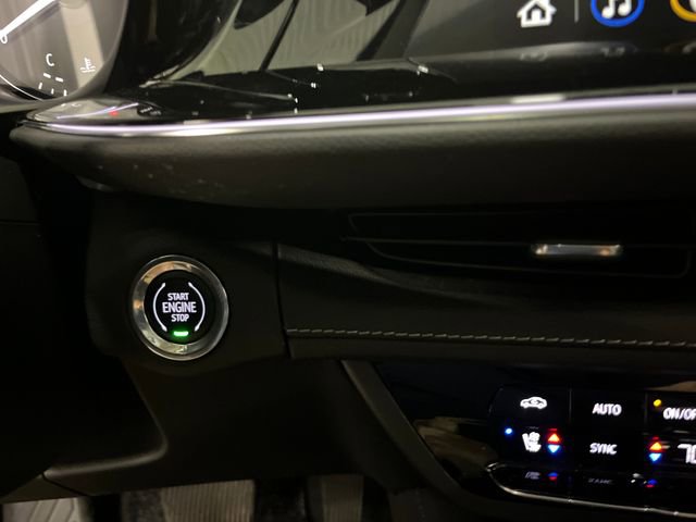 Used 2023 Buick Envision Avenir image 17