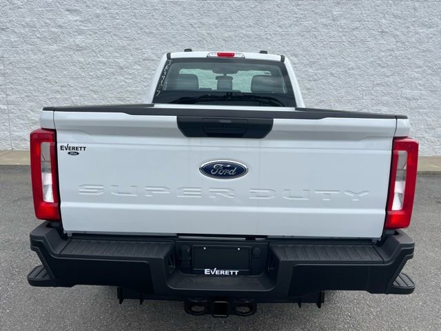 New 2026 Ford F250 XL w/ F-250 >10K GVWR Package image 3