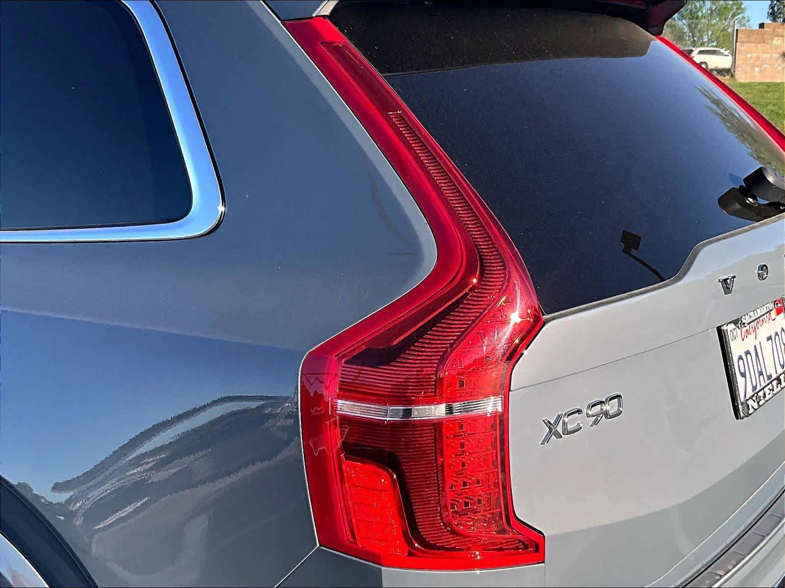 Used 2023 Volvo XC90 B6 Plus w/ Protection Package Premier image 32