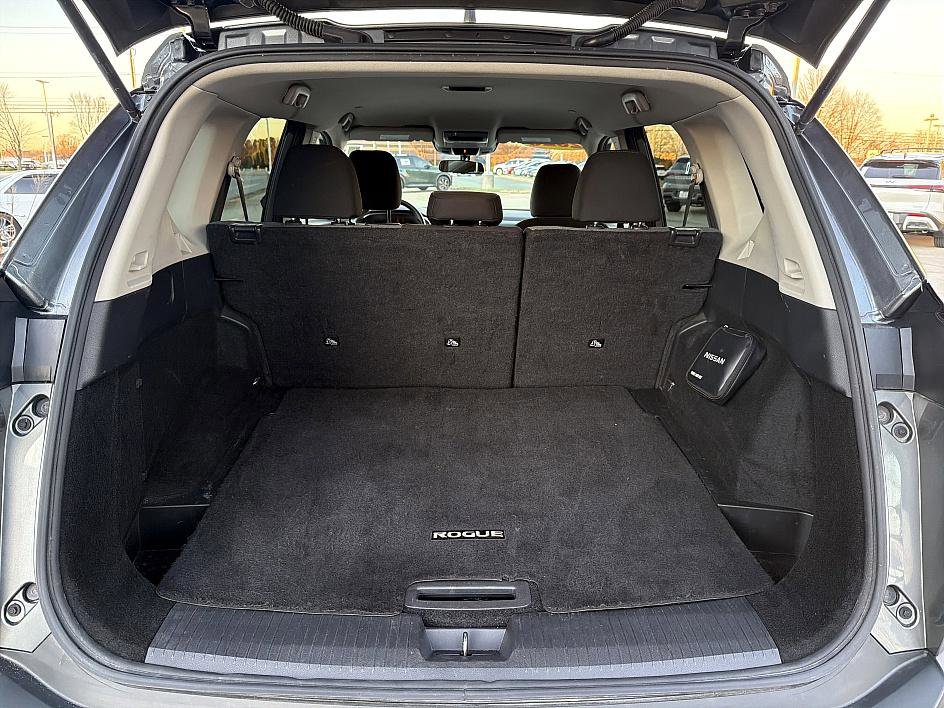 Used 2023 Nissan Rogue SV image 22
