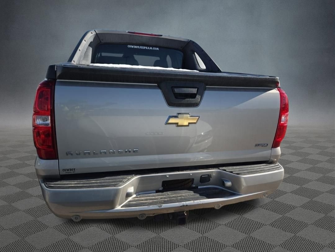 Used 2009 Chevrolet Avalanche LT w/ Luxury Package AWD/4WD image 4