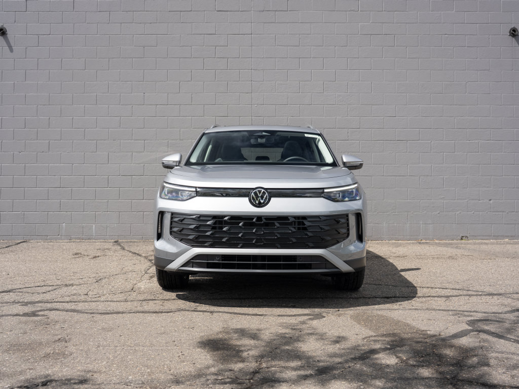 New 2026 Volkswagen Tiguan SE AWD/4WD image 2