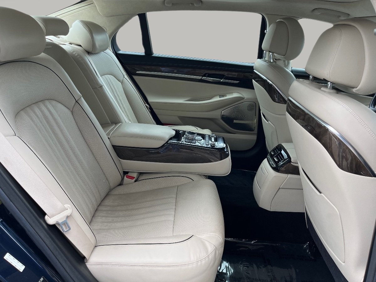 Used 2018 Genesis G90 3.3T Premium AWD/4WD image 35