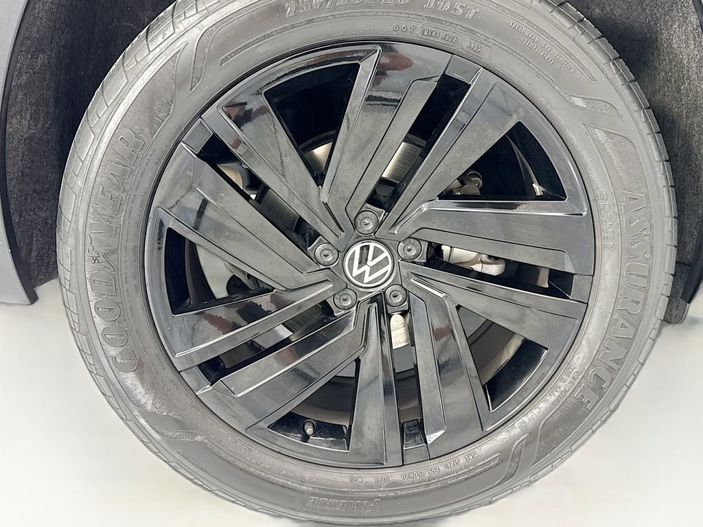 Certified 2023 Volkswagen Atlas Cross Sport SE w/ Black Wheel Package image 31