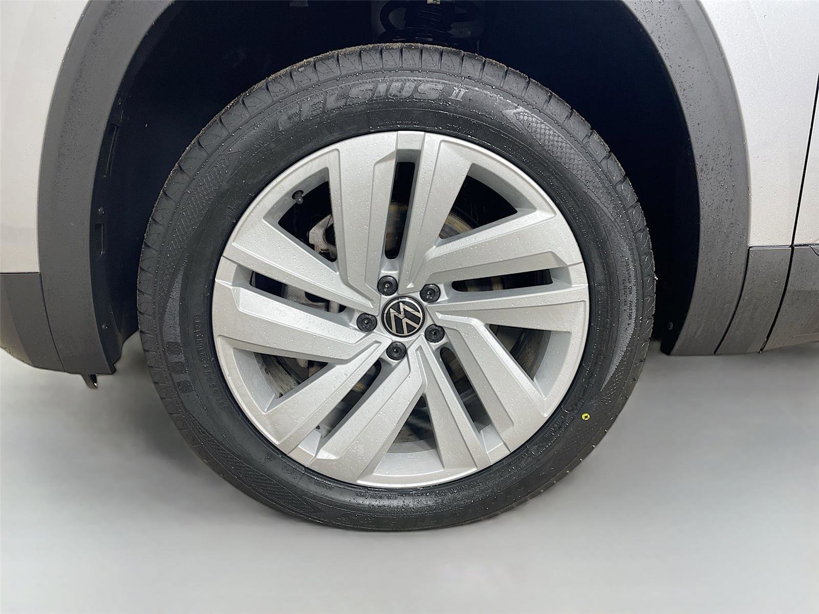 Used 2023 Volkswagen Atlas Cross Sport SE AWD/4WD image 28