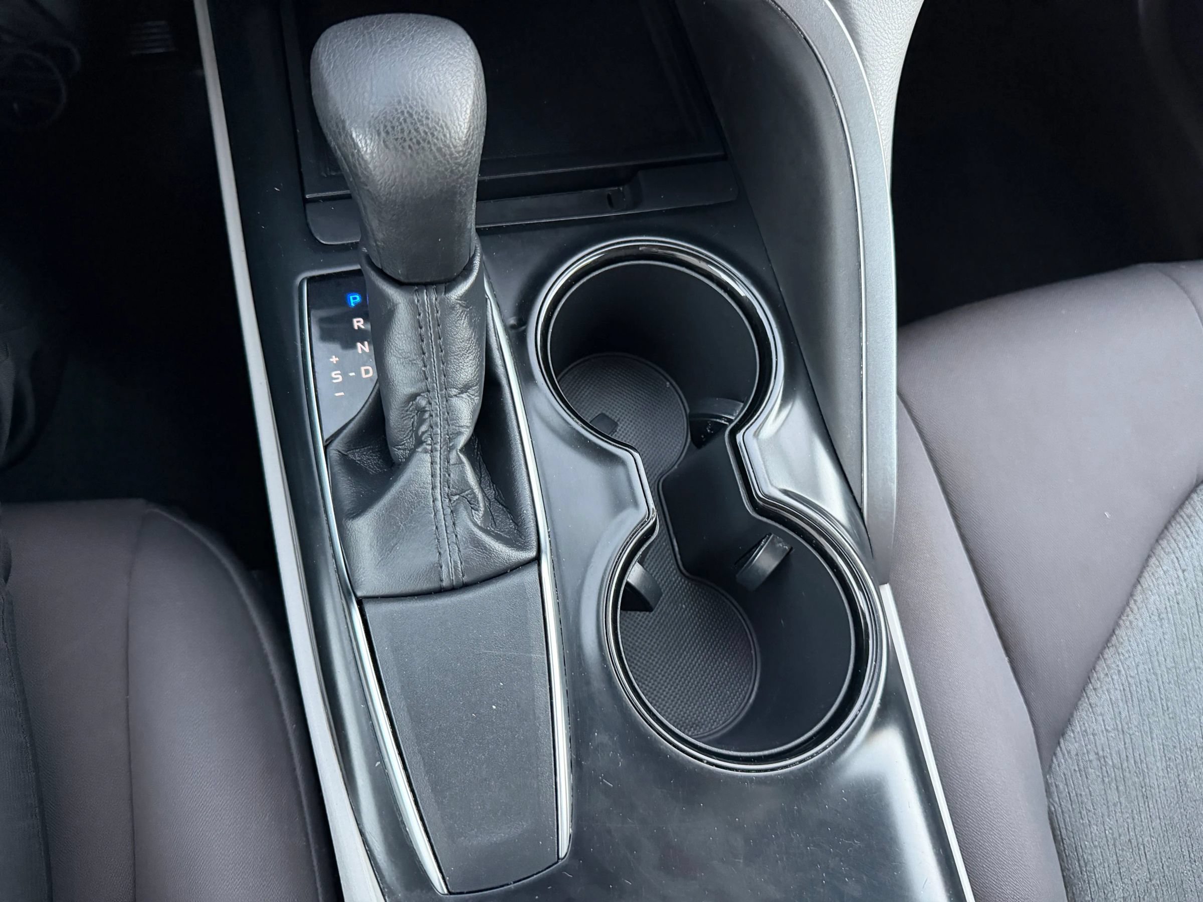 Used 2019 Toyota Camry LE FWD image 28