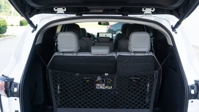 New 2026 Toyota Sienna XLE FWD image 9