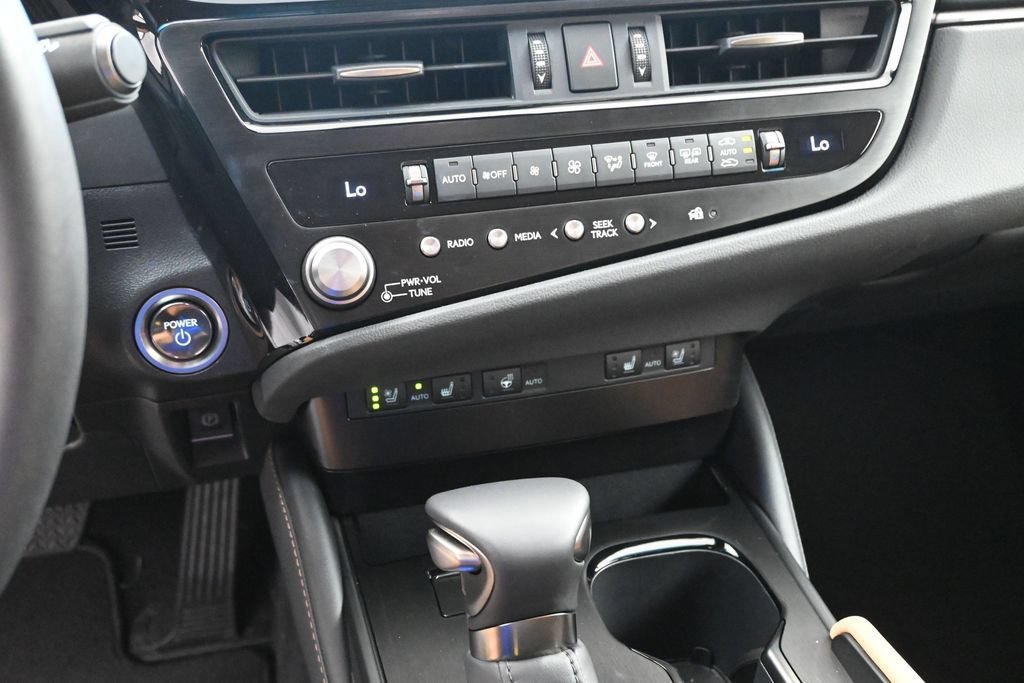 Used 2025 Lexus ES 300h w/ Premium Package FWD image 27