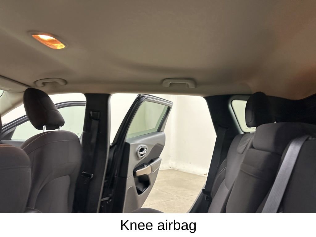 Used 2017 Jeep Cherokee Latitude w/ Cold Weather Group image 30