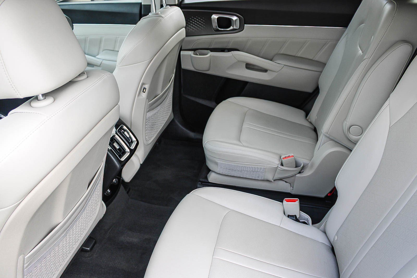 Used 2023 Kia Sorento SX image 19