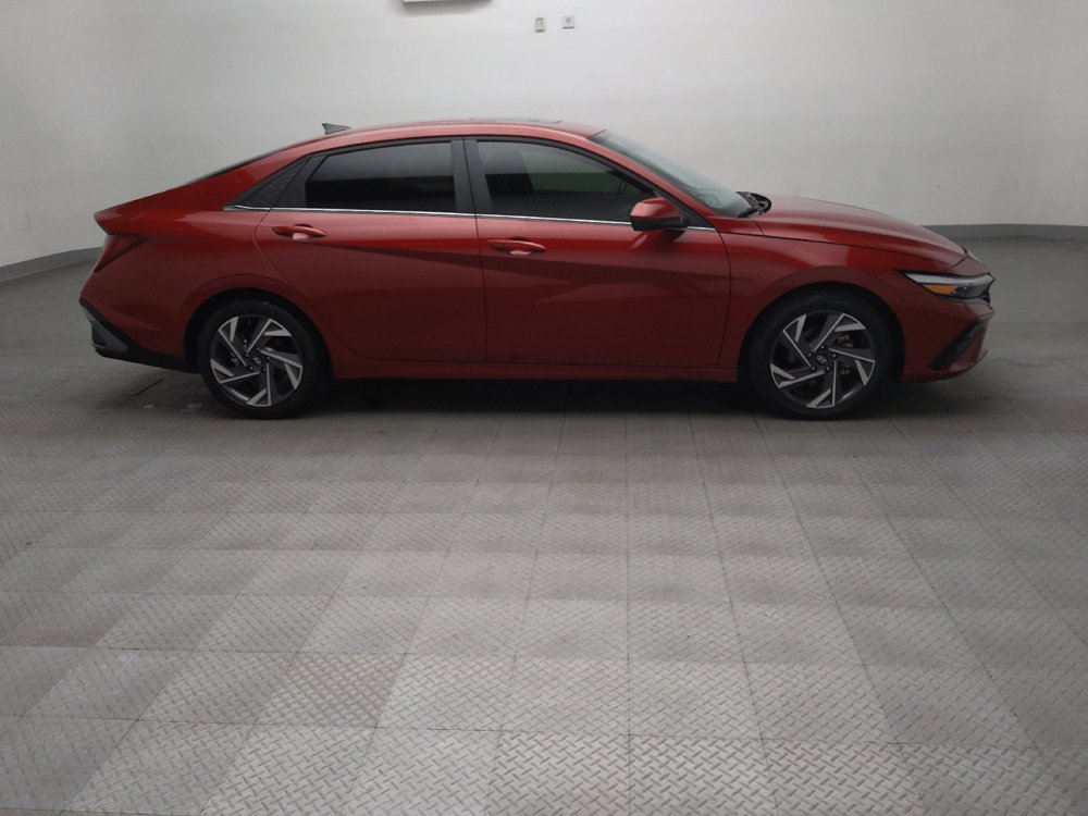 Used 2025 Hyundai Elantra SEL w/ Cargo Package FWD image 11