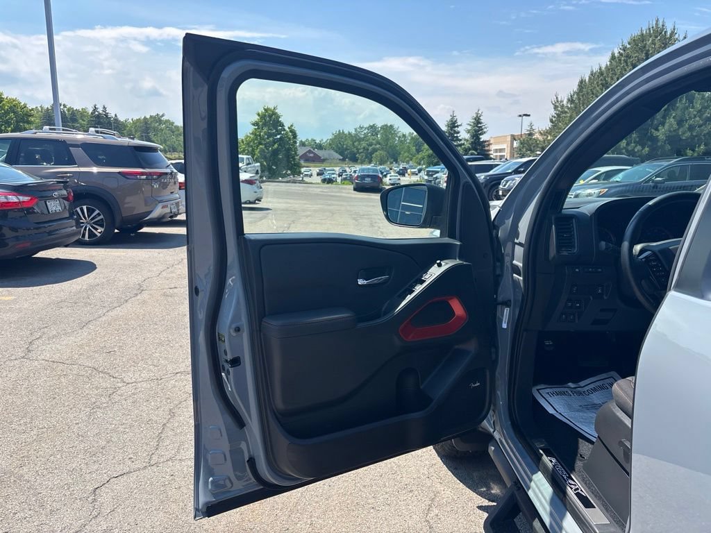 Used 2023 Nissan Frontier PRO-4X w/ Pro Convenience Package AWD/4WD image 15