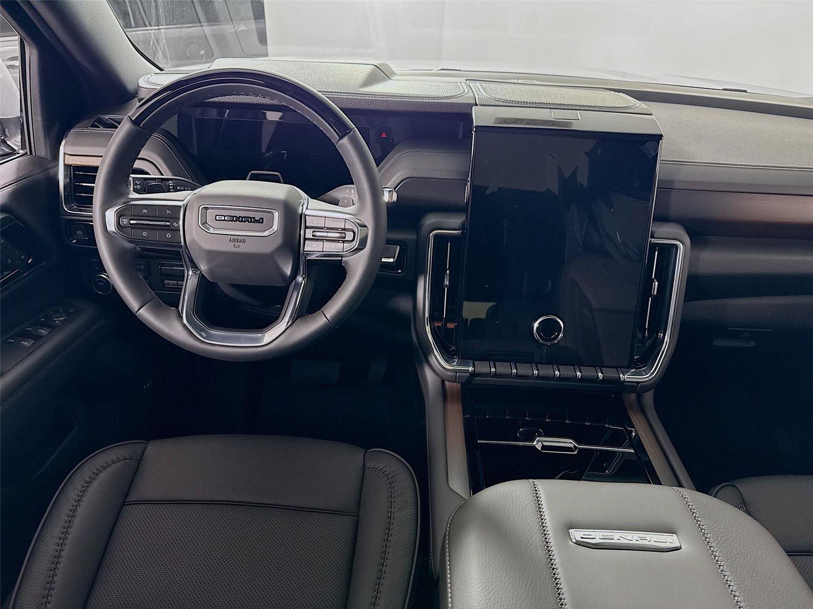 New 2026 GMC Yukon XL Denali w/ Denali Reserve Package AWD/4WD image 2