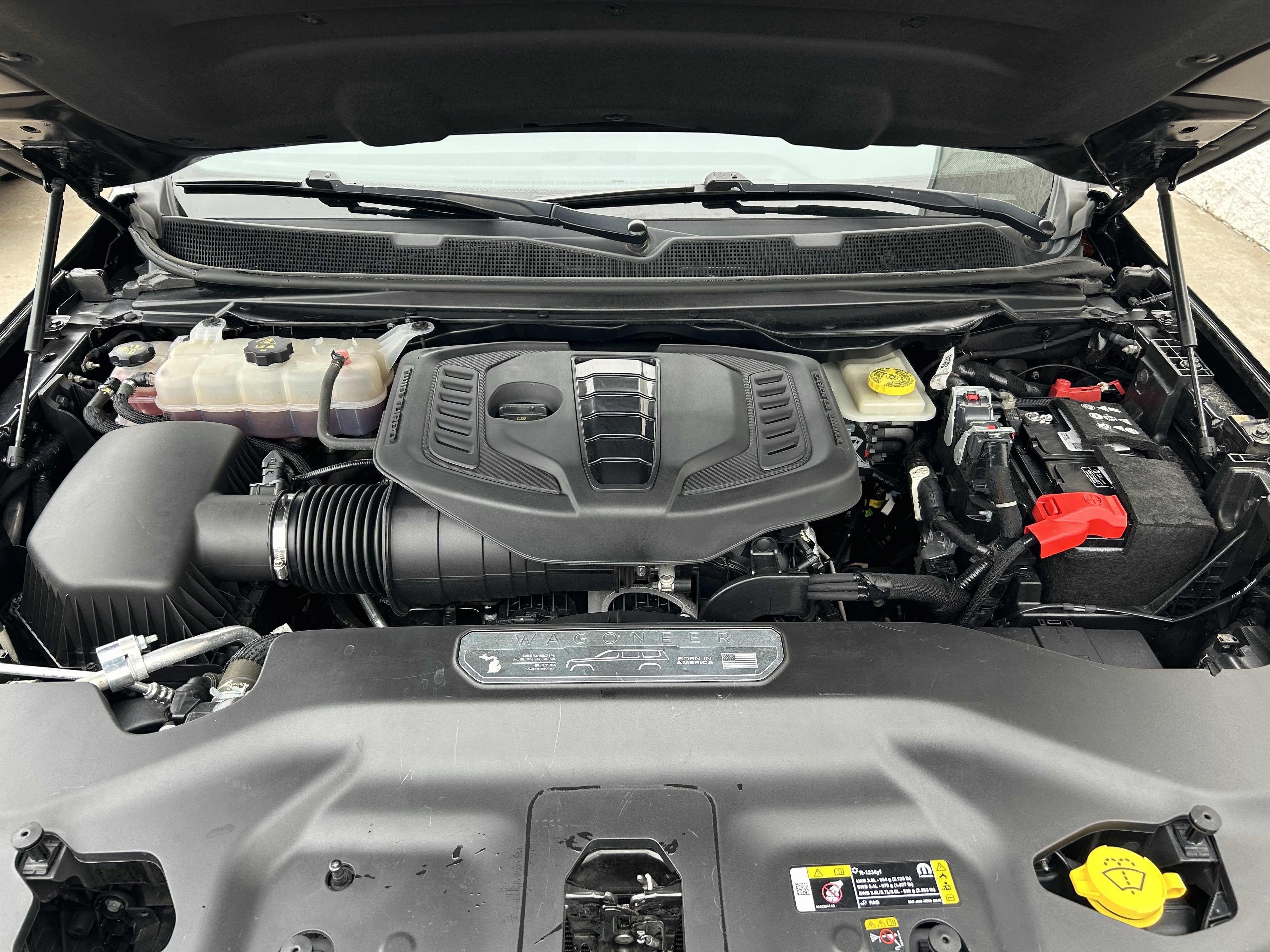 Used 2024 Jeep Wagoneer Series II w/ Flexible Seating Group image 11