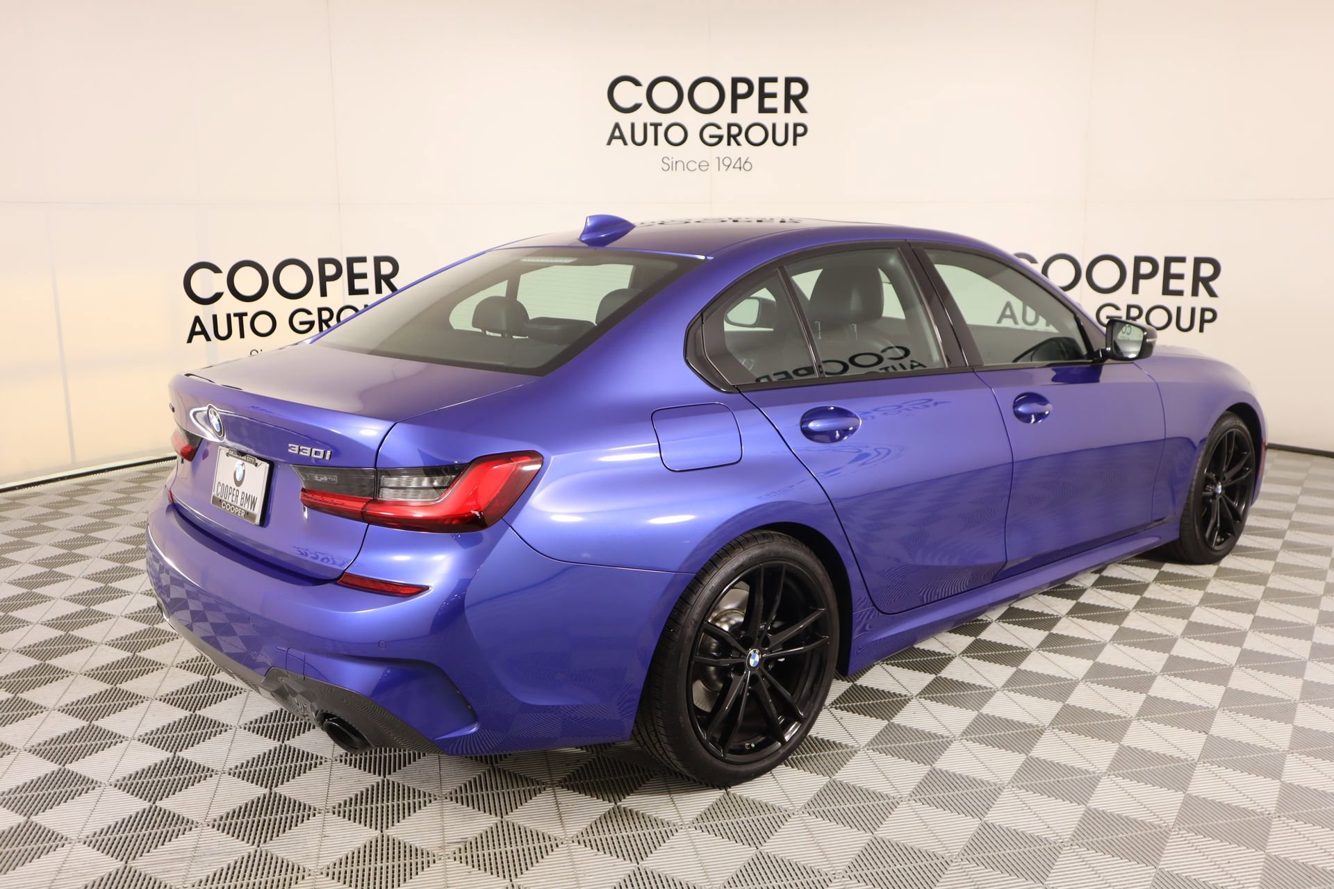 Used 2021 BMW 330i xDrive Sedan w/ M Sport Package image 22