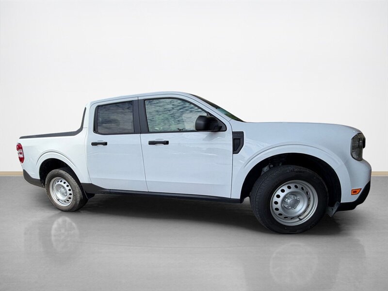 Used 2022 Ford Maverick XL FWD image 2