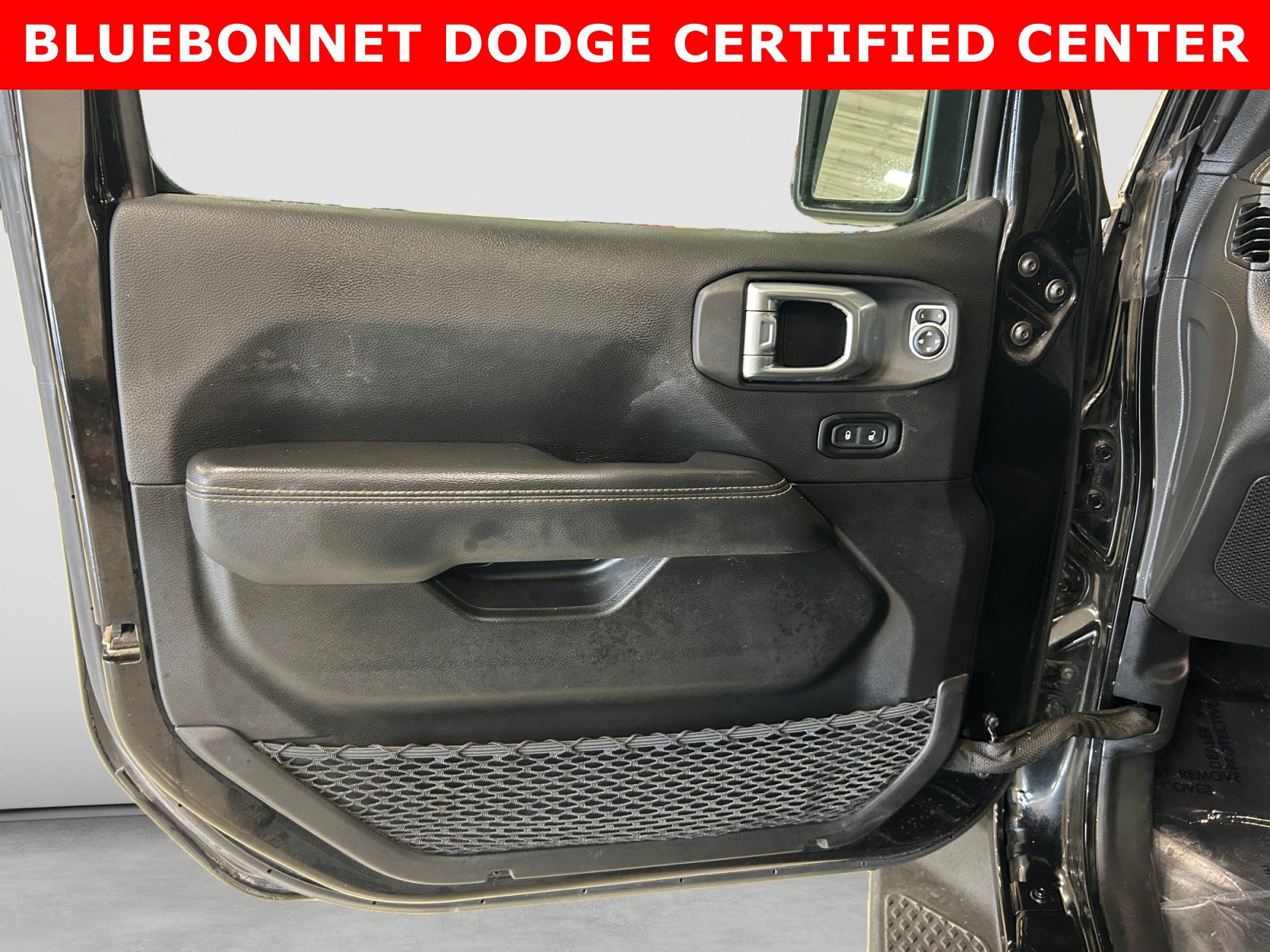Used 2022 Jeep Gladiator Overland AWD/4WD image 10