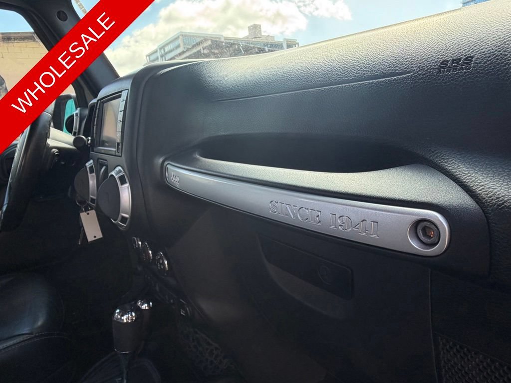 Used 2014 Jeep Wrangler Rubicon w/ Power Convenience Group AWD/4WD image 17
