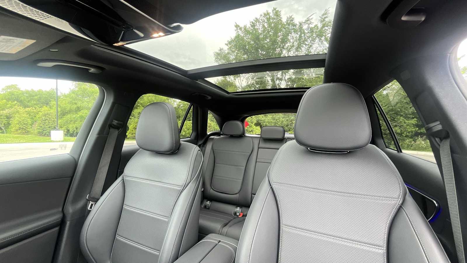 Used 2026 Mercedes-Benz GLC 300 4MATIC image 9