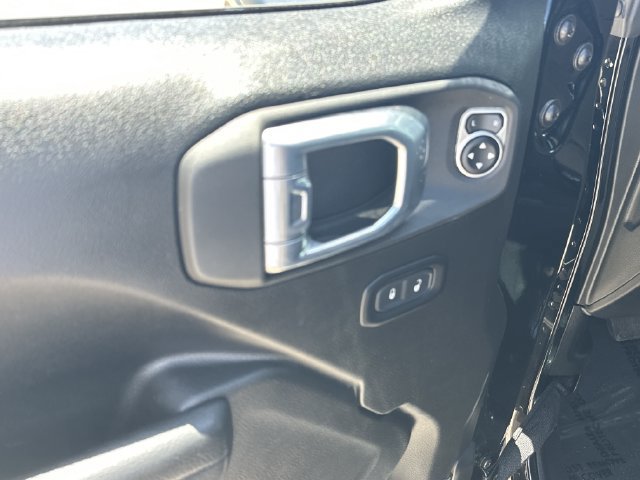 Used 2026 Jeep Wrangler Unlimited Rubicon AWD/4WD image 14