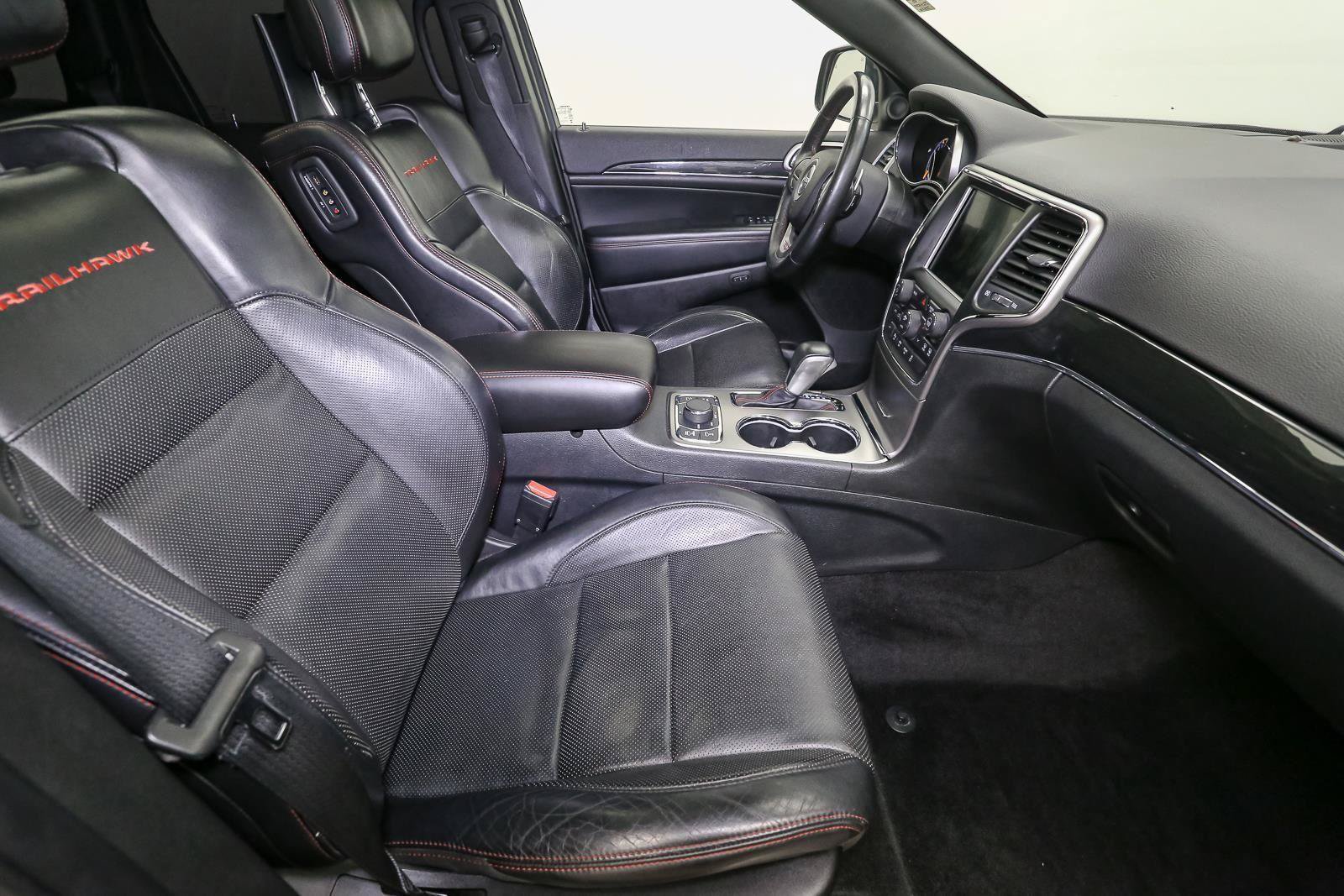 Used 2018 Jeep Grand Cherokee Trailhawk w/ Trailhawk Luxury Group AWD/4WD image 22
