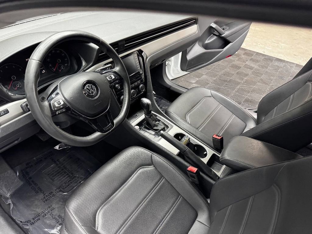 Used 2021 Volkswagen Passat 2.0T SE FWD image 32