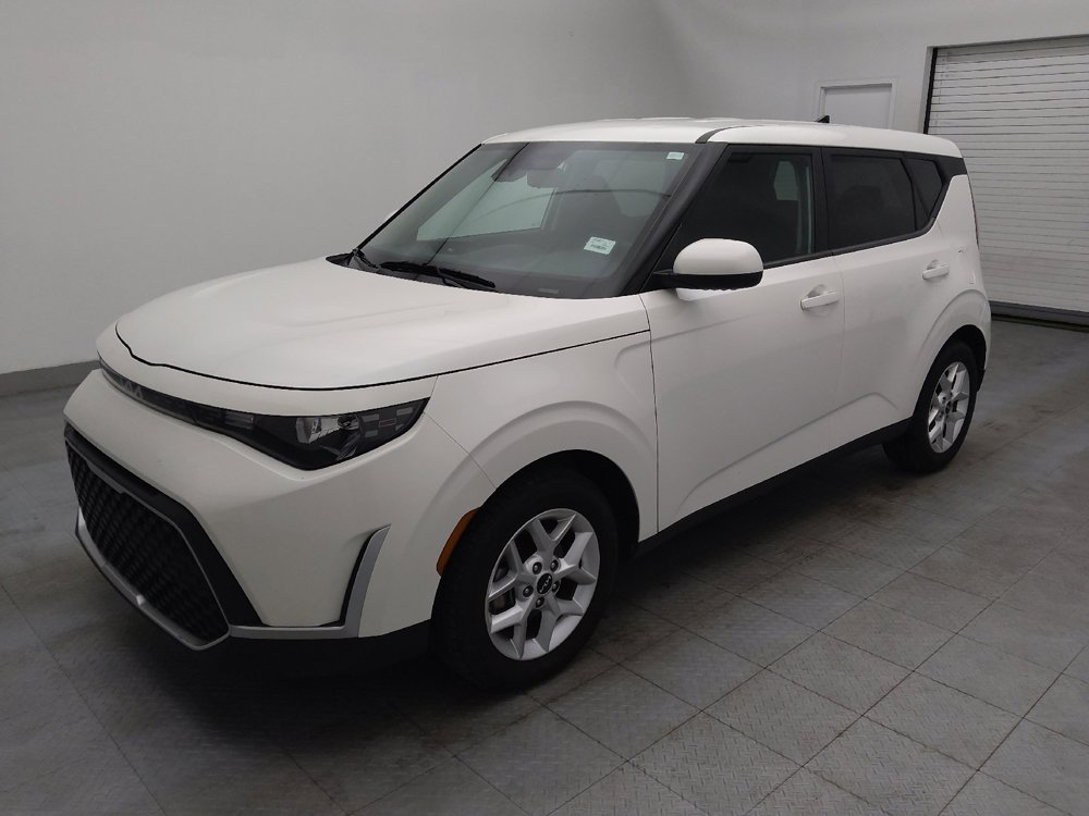 Used 2023 Kia Soul LX w/ LX Technology Package image 2