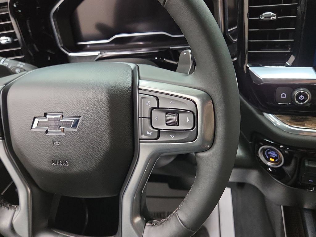 Used 2025 Chevrolet Silverado 1500 LT Trail Boss w/ Convenience Package II AWD/4WD image 17