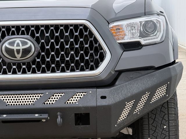 Used 2019 Toyota Tacoma TRD Sport w/ Technology Package image 8