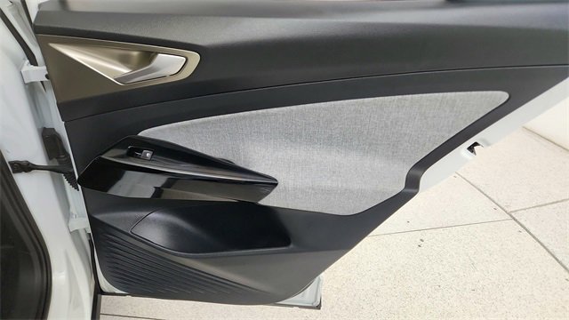 Used 2023 Volkswagen ID.4 2WD image 28