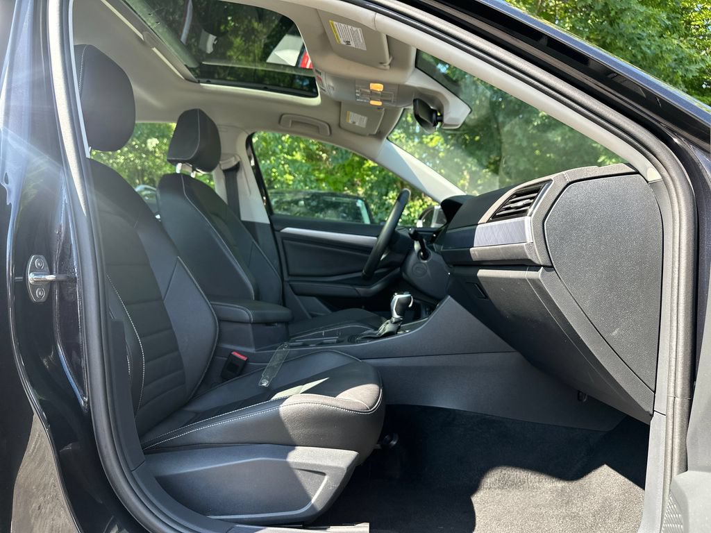 Used 2024 Volkswagen Jetta SE FWD image 20