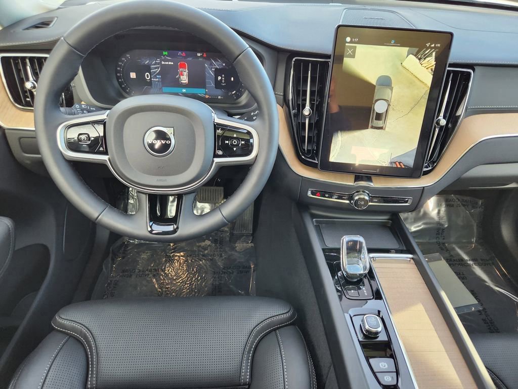 New 2026 Volvo XC60 B5 Ultra w/ Climate Package image 2