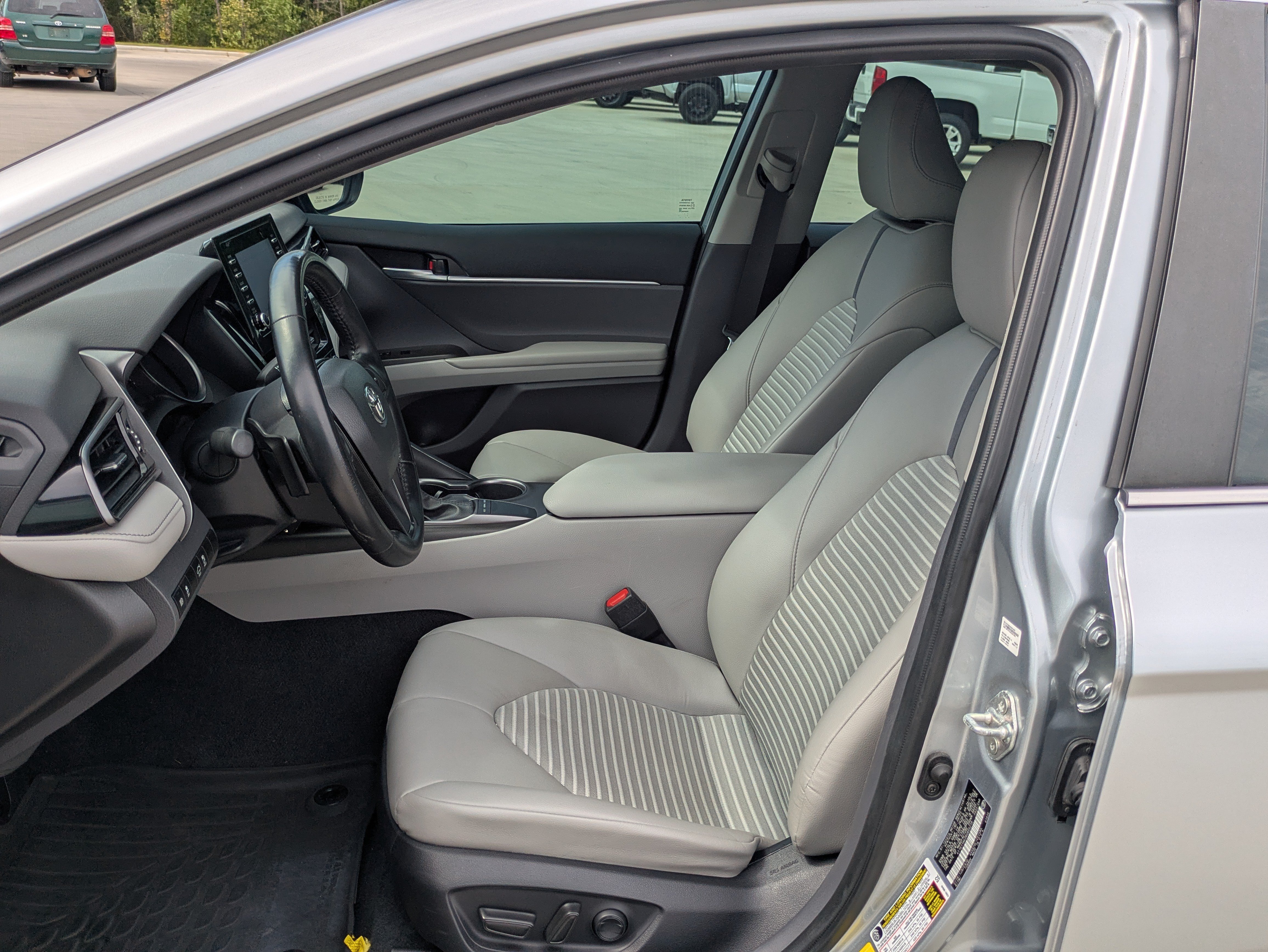 Used 2024 Toyota Camry SE FWD image 10