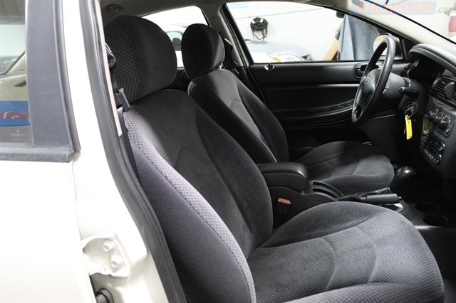 Used 2004 Dodge Stratus SE image 32