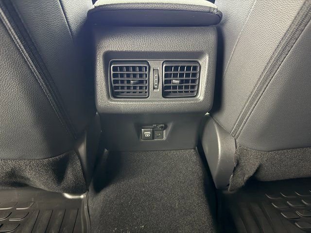 Used 2025 Toyota Camry XSE FWD image 33
