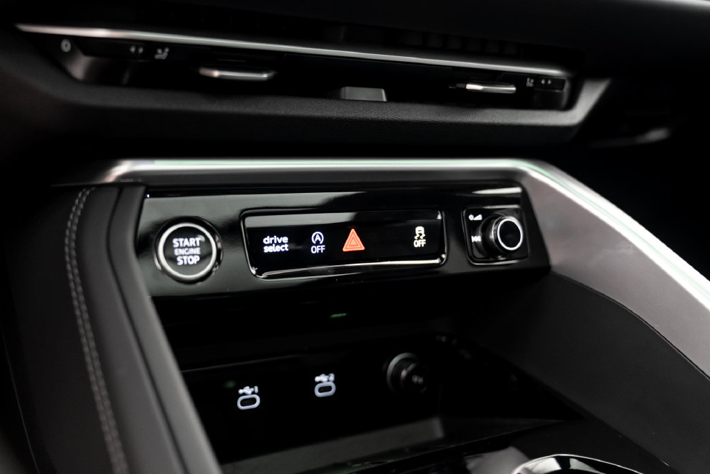 Certified 2025 Audi Q5 Premium w/ Convenience Package AWD/4WD image 24