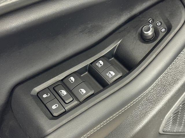 Used 2023 Jeep Grand Cherokee Altitude AWD/4WD image 14