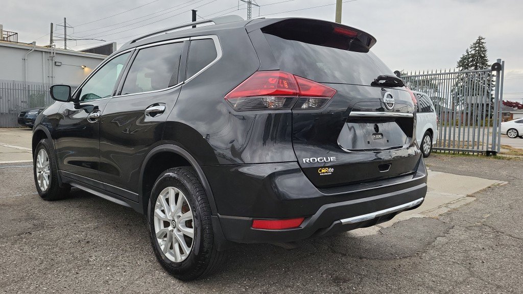 Used 2018 Nissan Rogue S image 8