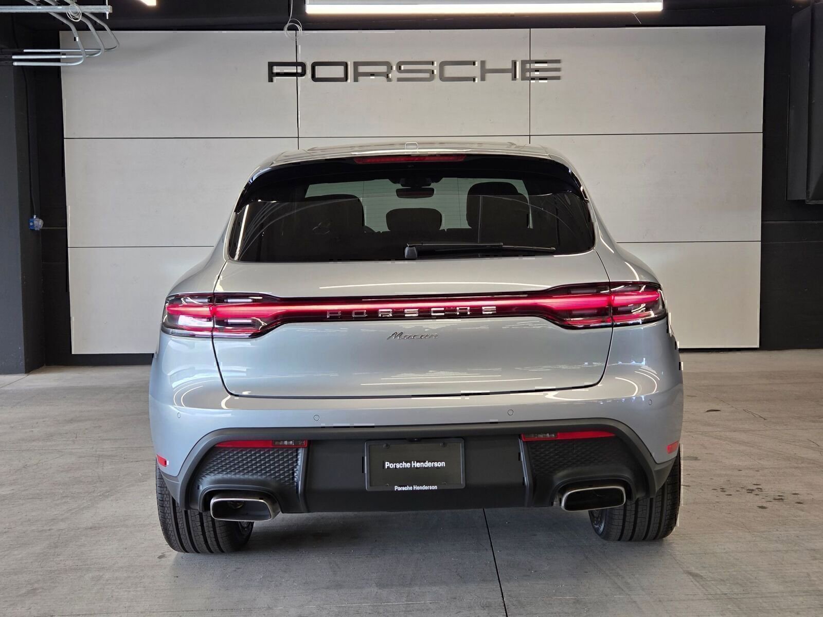 Certified 2026 Porsche Macan AWD/4WD image 6