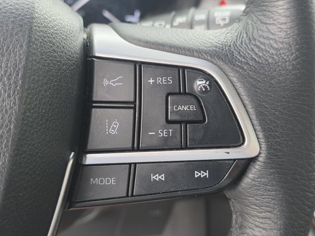 Used 2022 Toyota Sienna XLE FWD image 30