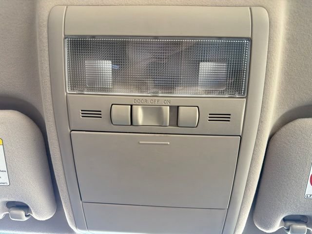 Used 2005 Toyota Prius w/ Pkg 4 FWD image 40