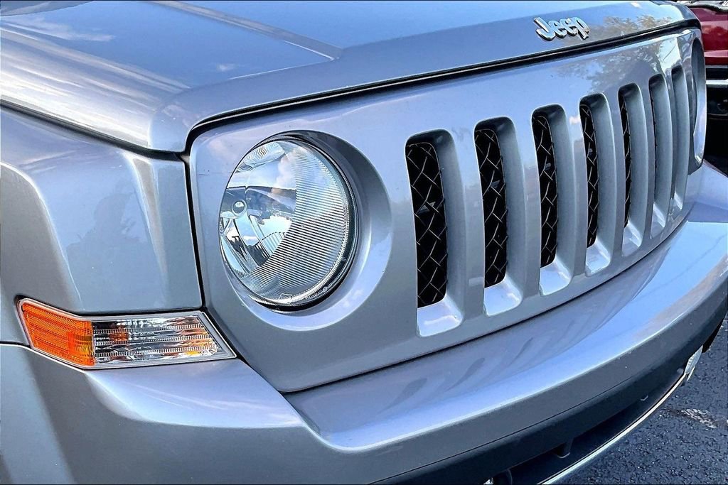 Used 2015 Jeep Patriot Limited w/ Sun/Sound Group AWD/4WD image 29